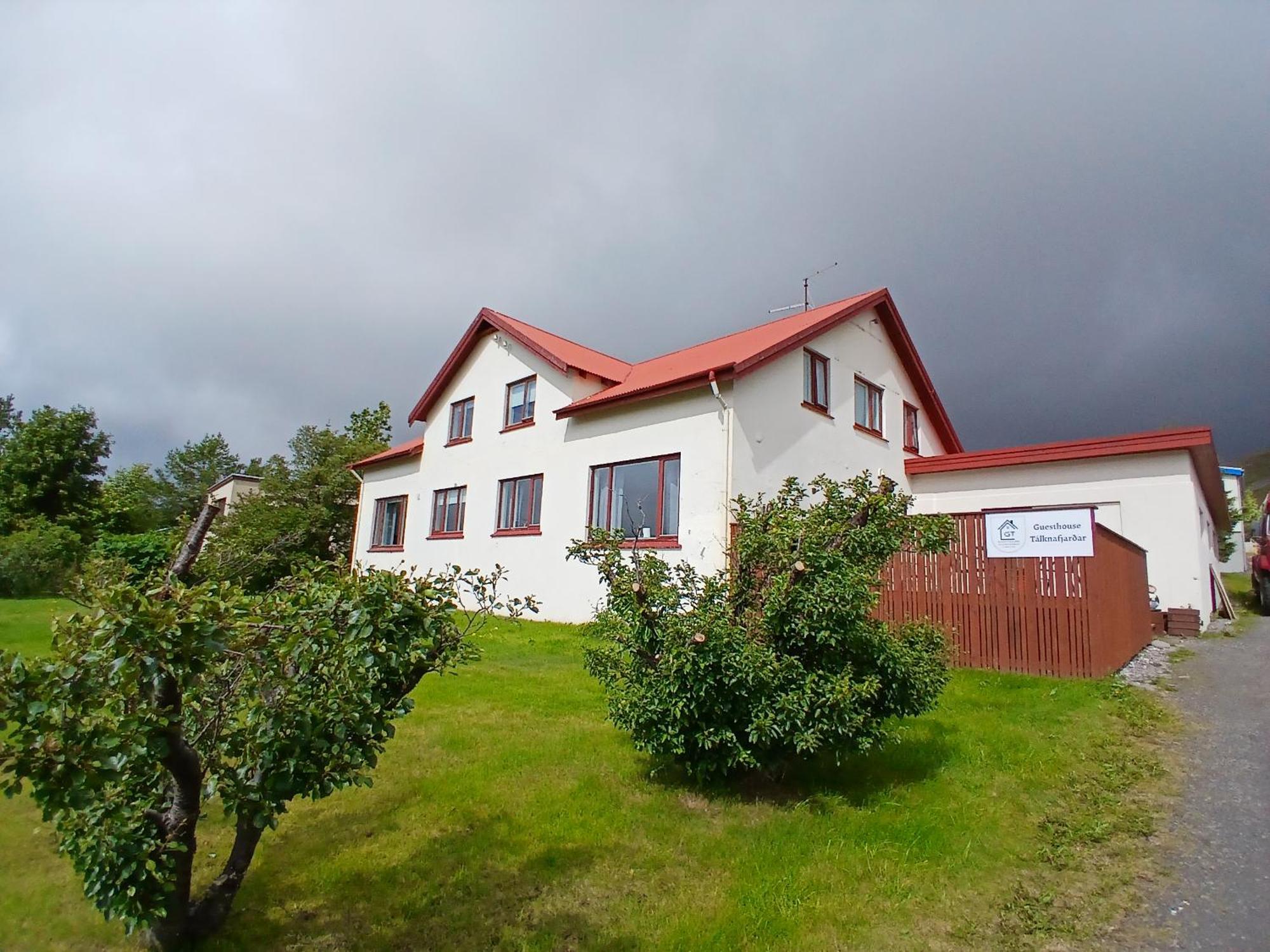 Guesthouse Talknafjoerthur 外观 照片
